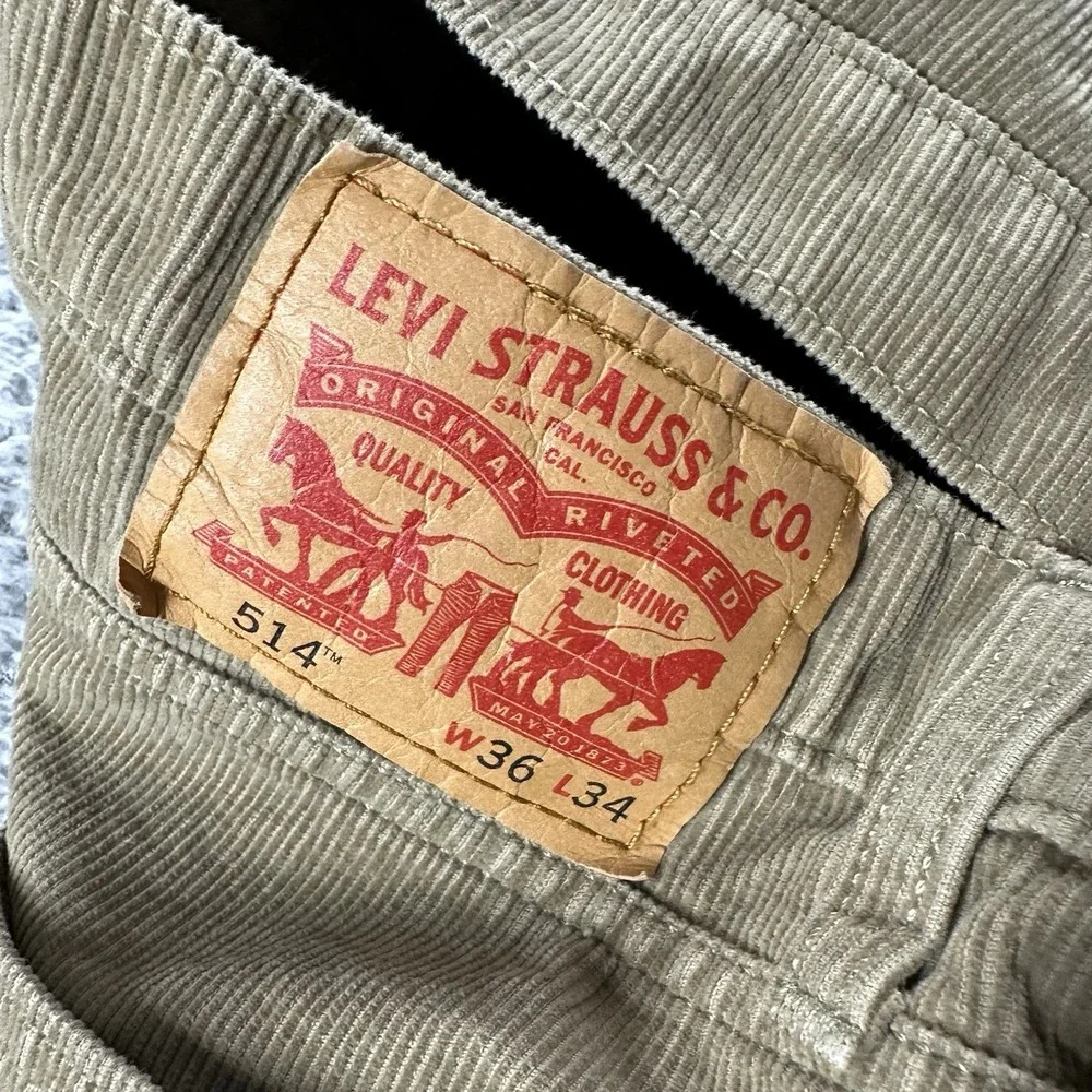 Levi's 514 Pants Mens 36x34 Green Corduroy Slim Straight Preppy Retro Earth Tone